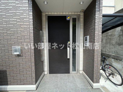 【エントランス】 | カンパーナ勝山