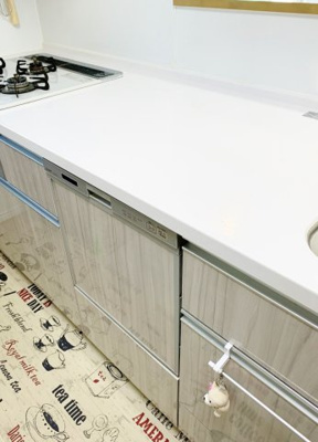 【キッチン】 | ■100万円値下げしました■令和3年建築の築浅戸建■角地 | ■対面カウンターシステムキッチン（人造大理石トップ・食器洗い乾燥機・浄水器内蔵蛇口）