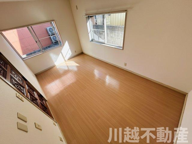 内装リフォーム済みの洋室|駅やご自宅からの送迎賜ります