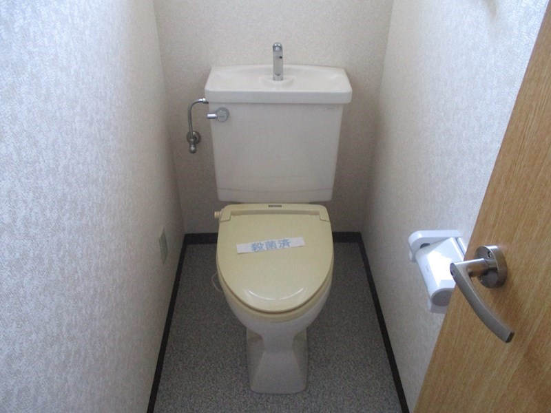 山田社が丘貸家　北棟のトイレ