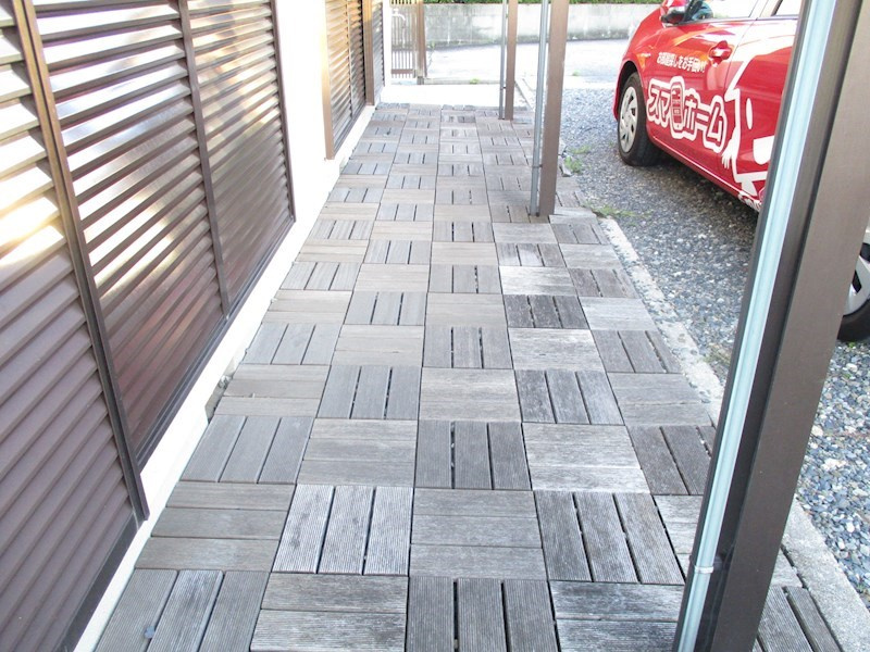 山田社が丘貸家　北棟のバルコニー