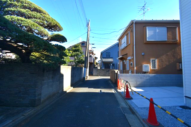 下高井戸4丁目・新築戸建の前面道路含む現地写真