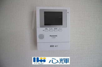 【セキュリティ】 | クレイドルガーデン山陽小野田市鴨庄第９（3号棟） | 玄関にはＴＶモニター付きインターホン（カメラ）が標準設置。セキュリティも安心です。
