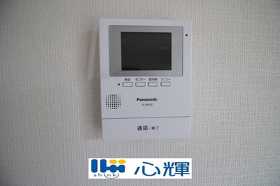 【セキュリティ】 | クレイドルガーデン山陽小野田市鴨庄第９（3号棟） | 玄関にはＴＶモニター付きインターホン（カメラ）が標準設置。セキュリティも安心です。
