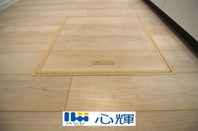 【収納】 | クレイドルガーデン山陽小野田市鴨庄第９（3号棟） | キッチン床下収納です。いざというときの非常食や使用頻度の低いものをコンパクトに収納します。