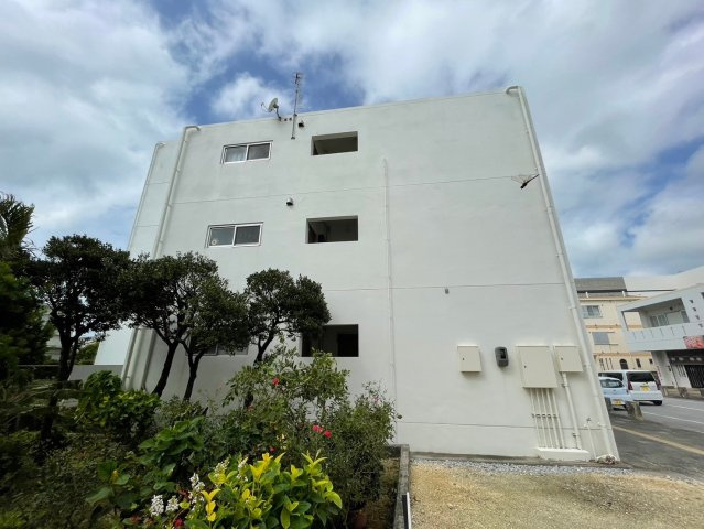 宮古島市平良字下里754-1　ONE　APARTMENTの外観