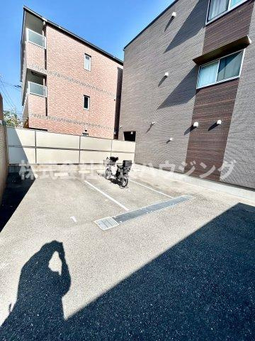 グランフェニックスの駐車場