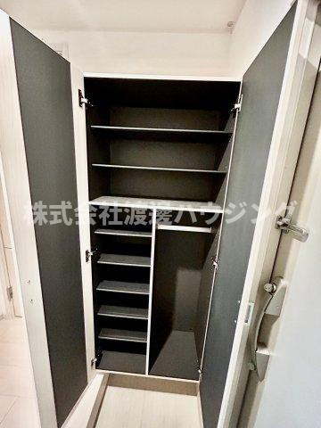 グランフェニックスの収納|天井高シューズBOX