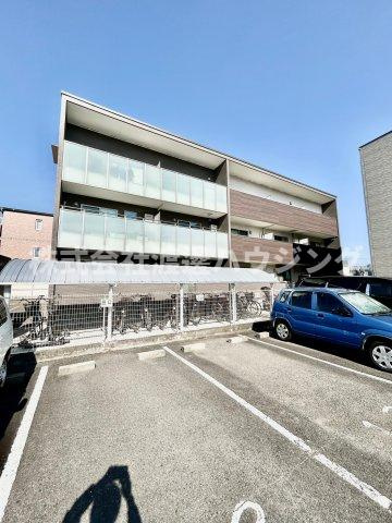 グランフェニックスの外観