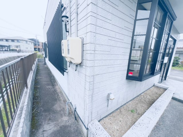 宇頭町貸店舗・事務所の外観
