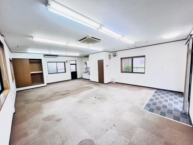 宇頭町貸店舗・事務所の内装