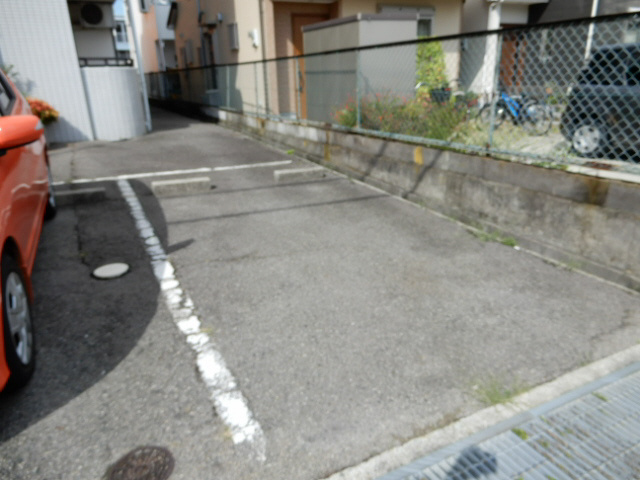 ルックハイツⅡの駐車場