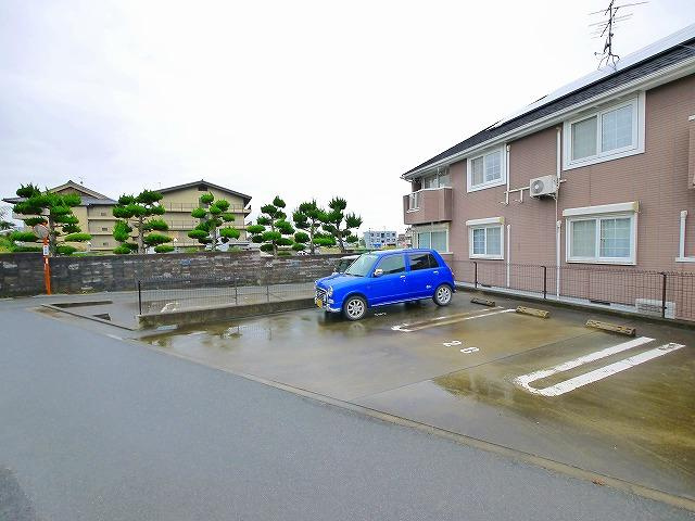 エクシージュⅠの駐車場|駐車場があるので、車を買う予定の方も安心です