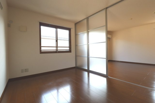 グリーンコートの洋室