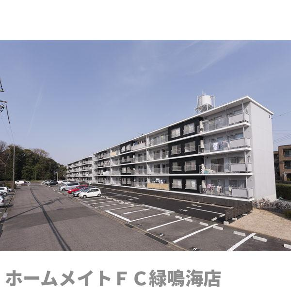 なるみグリーンコーポの外観