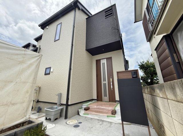 東村山市諏訪町1丁目 全3区画 B号棟の外観|ZEH水準省エネ住宅　耐震等級3　
ゆとりある4LDK+カースペース2台　
西武新宿線「東村山」駅徒歩10分　
お気軽にお問い合わせください♪