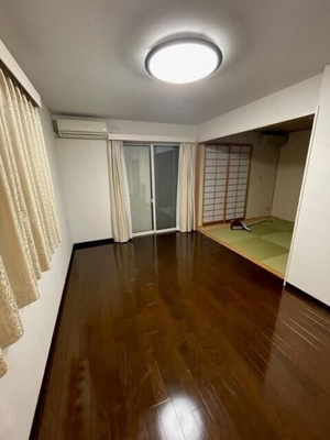 【居間・リビング】 | 松下邸貸家 | こちらの居間で趣味の時間をお楽しみください