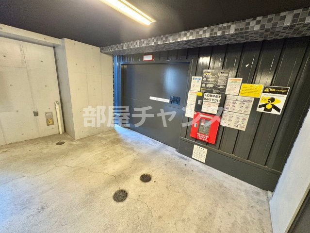 レジディア東桜の駐車場