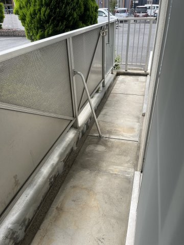 【バルコニー】 | リバーハイツ間宮 | 外からの目が気にならないバルコニーで洗濯物が干せます