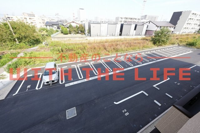 Augusta【キャッシュバック対象】の駐車場|駐車場に車を止められます