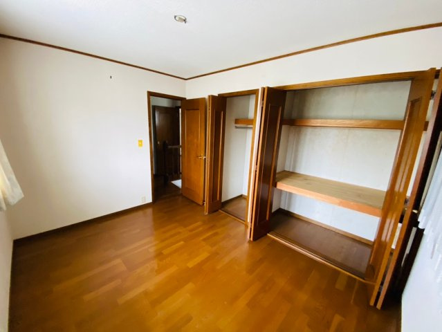 八街市吉倉　中古戸建の洋室