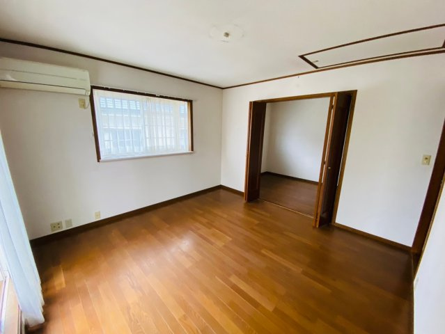 八街市吉倉　中古戸建の洋室