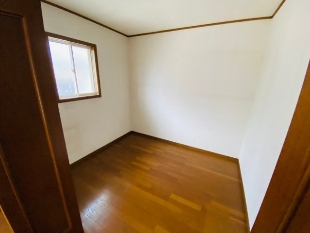 八街市吉倉　中古戸建の洋室