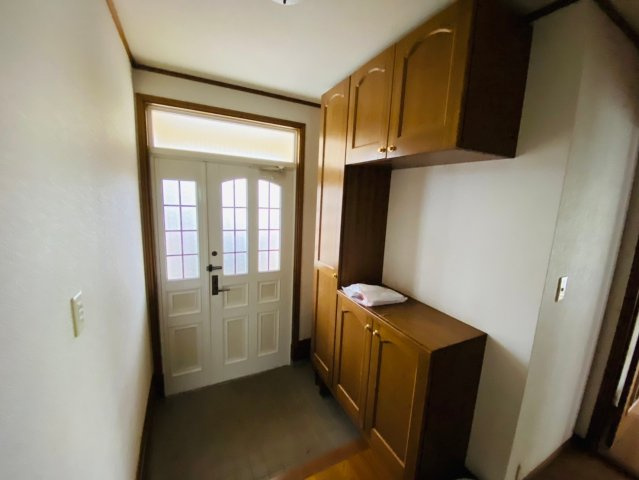 八街市吉倉　中古戸建の玄関