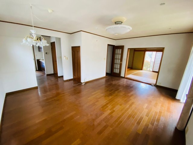 八街市吉倉　中古戸建の居間・リビング