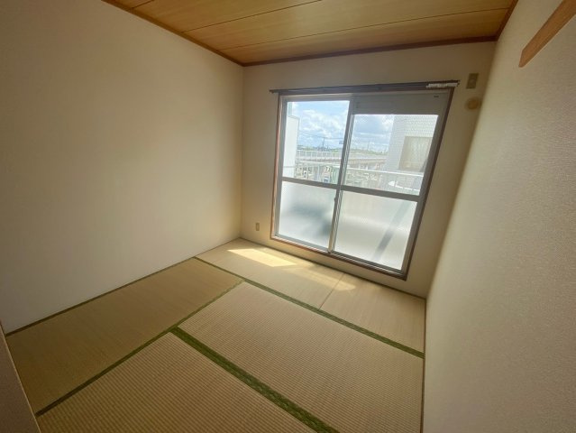 サンライズマンションの和室