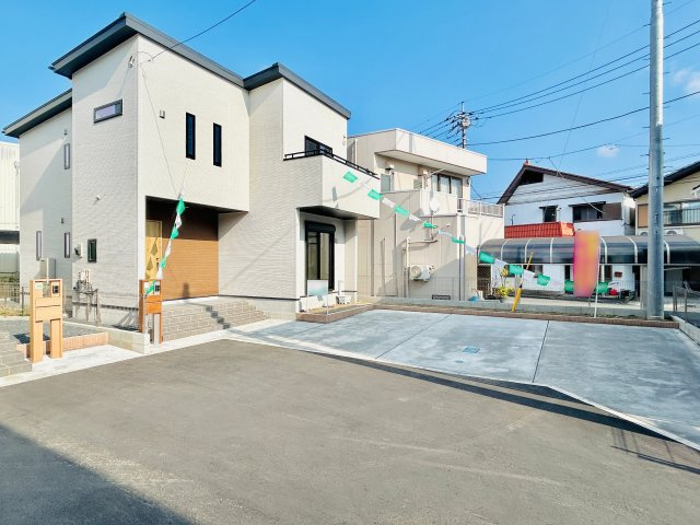 桐生市広沢町4丁目の外観|お車３台駐車可能◎