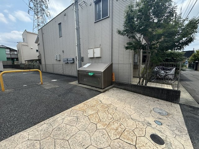 サニーコートの駐車場