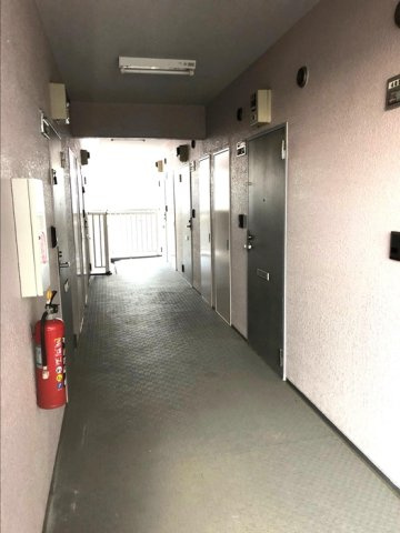 クレストガーデン津田沼のロビー|共用廊下