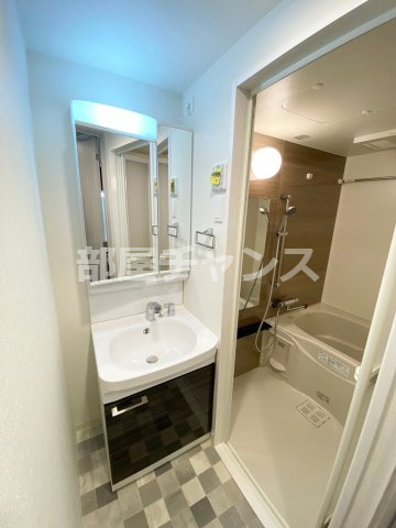 ファステート名古屋駅前アルティスの独立洗面台