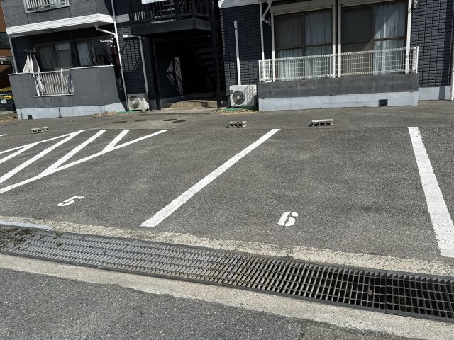 ヴィラ・Ｉの駐車場