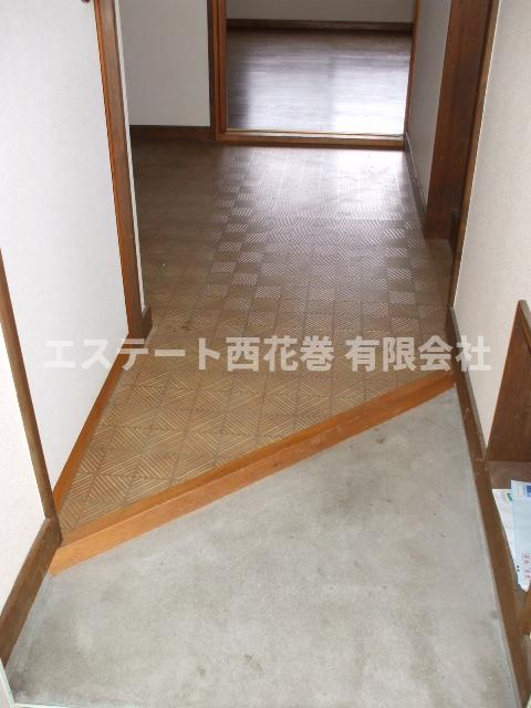 レジデンスサトウＣの玄関