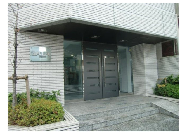 文京区本駒込５丁目の賃貸マンションのエントランス