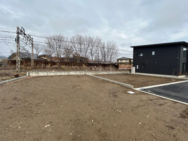 土地　長野市吉田三丁目の外観