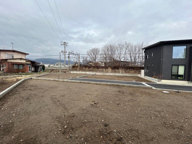 土地　長野市吉田三丁目の外観