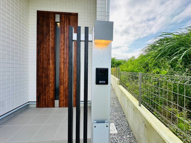 グラファーレ　八重瀬町新城５期-１号棟(全３棟)のエントランス|お気軽にお問い合わせください♪