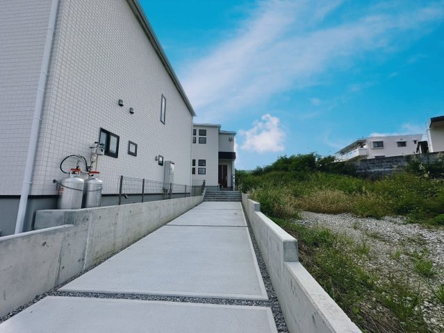 グラファーレ　八重瀬町新城５期-１号棟(全３棟)の駐車場|お気軽にお問い合わせください♪