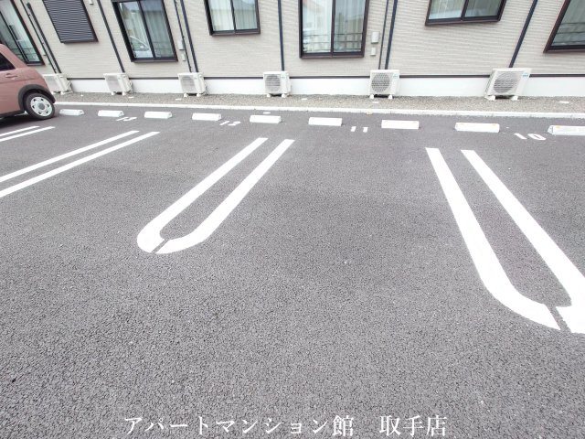 ヴィスタブライトEの駐車場