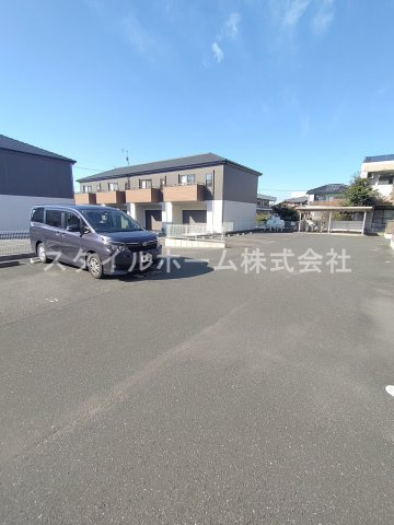 マンダリーヌ新栄　Bの駐車場