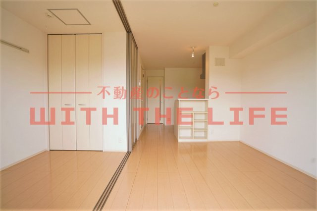 アンジュ【10，000円キャッシュバック対象物件】の寝室|開放的な寝室です