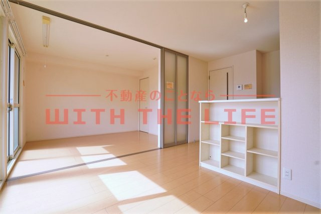 ラトンラヴール【キャッシュバック対象】の居間・リビング|おしゃれな居間です