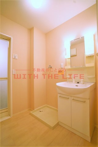 ラトンラヴール【キャッシュバック対象】の洗面所|ゆったりとスペースのある洗面所