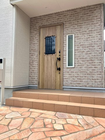 福田戸建のエントランス