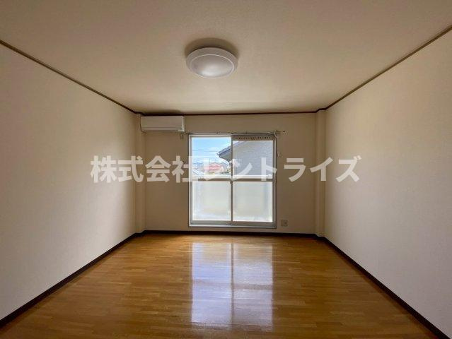 SurplusOne大島の居間・リビング