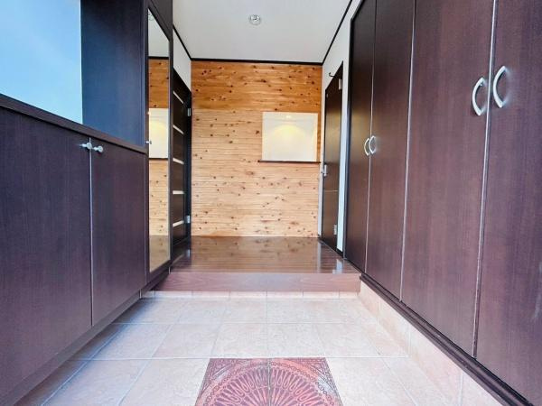 【玄関】 | 広々としたゆとりある玄関です♪