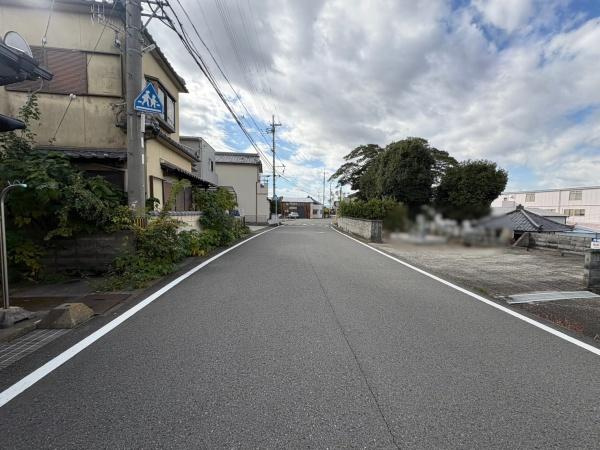 紀の川市打田　中古戸建の前面道路含む現地写真